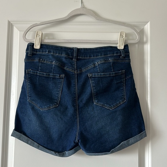 Short like new - Picture 3 of 3